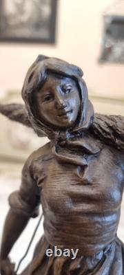 Beautifull Art Neauvau Statue of Fisherwoman signed by George Omer