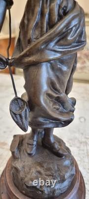 Beautifull Art Neauvau Statue of Fisherwoman signed by George Omer