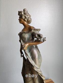 Belle sculpture femme art nouveau