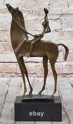 Bronze Sculpture par Dali Surréaliste Abstrait Art Moderne Fille Rider Statue