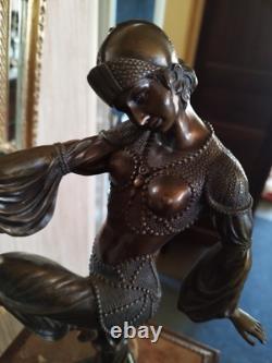 Danseuse Style Art Déco en Bronze Charme d'Orient d'après Chiparus (1886-1947)