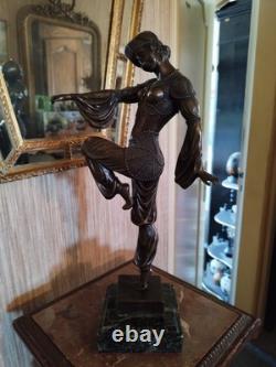 Danseuse Style Art Déco en Bronze Charme d'Orient d'après Chiparus (1886-1947)