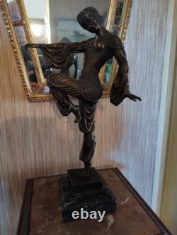 Danseuse Style Art Déco en Bronze Charme d'Orient d'après Chiparus (1886-1947)