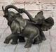 Deux Bébé Éléphant Africain Dans Sculpture En Bronze Art Déco Par Barye Vente