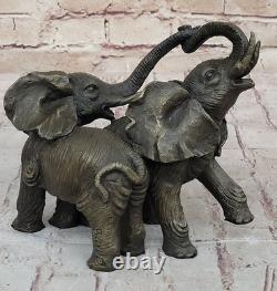 Deux Bébé Éléphant Africain Dans Sculpture En Bronze Art Déco Par Barye VENTE
