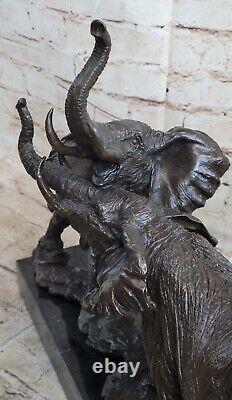 Éléphants En Bataille Bronze Sculpture Fonte Marbre Base Figurine Wild Vie Art