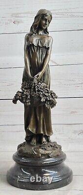 Exquis Bronze Art Déco Sculpture Voluptueux Femme'Holding' Fleur Panier