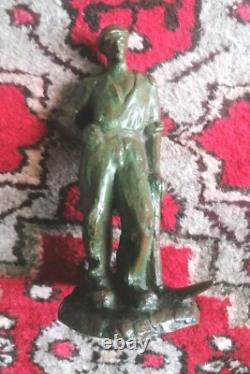 GUERO, Sculpture art déco bronze Homme à la pioche signée 1930