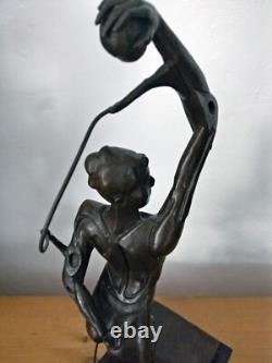 Grande sculpture en bronze art futuriste / style Metropolis Femme androïde