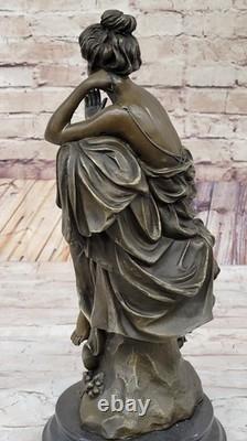 Jeune Dame Posant Prudemment Sculpture En Bronze Par Cesaro Figurine Art Nouveau