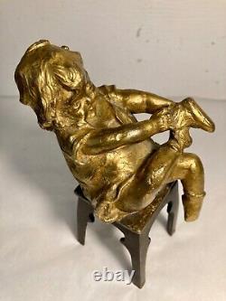 Juan Clara. (1875-1958). Belle sculpture en bronze. Fillette. Art Déco