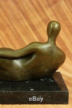 Merveilleux Abstrait Art Moderne Bronze Nu Sculpture Henry Moore Figurine