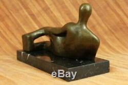 Merveilleux Abstrait Art Moderne Bronze Nu Sculpture Henry Moore Figurine
