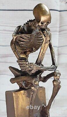 Moderne Fonte Bronze Sculpture Squelette Penseur Signée Milo Art