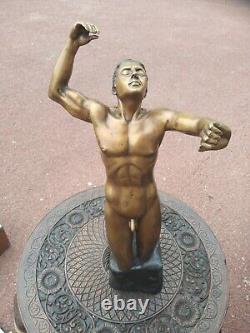 Sculpture D Homme Nue En Bronze Art Contemporain 20 Eme Hauteur 57 CM