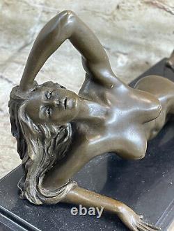 Sculpture En Bronze Art Déco Figurine De Femme Nue Rêvant Signée