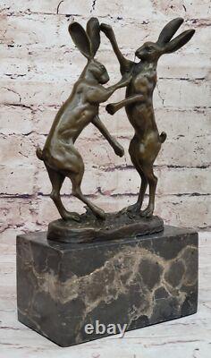 Sculpture En Bronze Art Déco Signée D'Origine De Vienne Deux Lièvres Boxant
