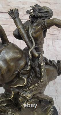 Sculpture En Bronze D'Art De Cheval Monté Amérindien Original Signé