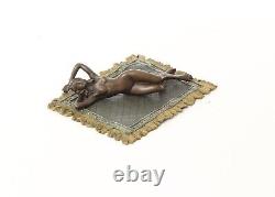 Sculpture En Bronze D'un Nu Féminin Sur Tapis Style Art Viennois