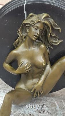 Sculpture En Bronze De Femme Nue Art Déco Sur Socle En Marbre À Vendre