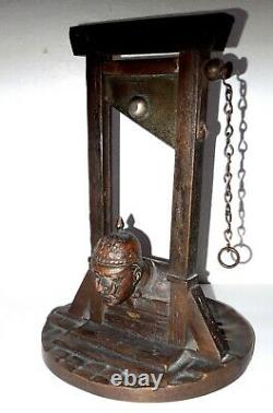 Sculpture En Bronze Soldat Allemand Casque A Pointe Guillotine Trench Art Ww1
