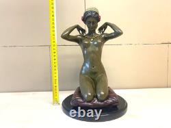 Sculpture Femme nue avec collier en bronze Art Nouveau d'après Paul Ponsard
