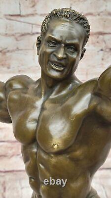 Sculpture Figurine De Bodybuilder Musclé En Bronze D'Art Occidental Décor BR NR