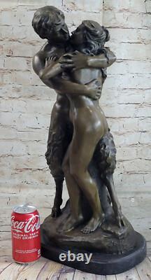 Sculpture Statue En Bronze Signée Antique Style Fille avec Un Faune 900 Art