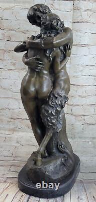 Sculpture Statue En Bronze Signée Antique Style Fille avec Un Faune 900 Art