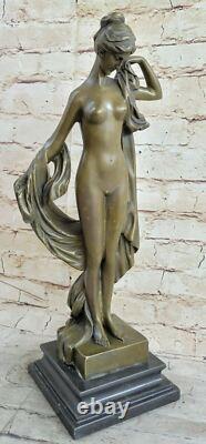 Sculpture Statue Femme En Bronze Spelter Art Déco Vintage Antique