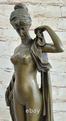 Sculpture Statue Femme En Bronze Spelter Art Déco Vintage Antique