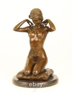 Sculpture avec nouveau collier en bronze Art Nouveau D'après Paul Ponsard