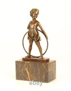 Sculpture bronze Art Déco fille avec cercle Hoop Girl d'après Ferdinand Preiss