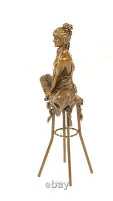 Sculpture bronze Art Déco semi nue femme sur tabouret d'après Pierre Collinet