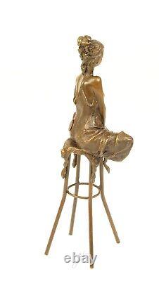 Sculpture bronze Art Déco semi nue femme sur tabouret d'après Pierre Collinet