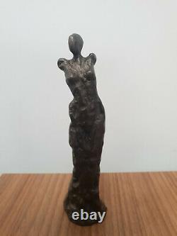 Sculpture bronze Statuette Figurine femme Métal art Signée /C01