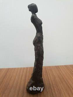 Sculpture bronze Statuette Figurine femme Métal art Signée /C01