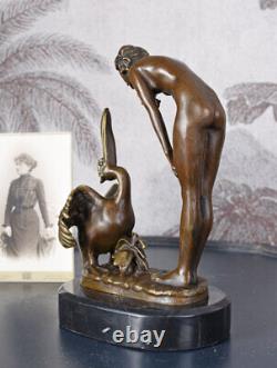 Sculpture en Bronze Art Déco Bonze Statuette Nue Avec Pelican Figurine Femme
