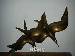 Sculpture en Bronze Art Déco Représentant Deux Mouettes En Plein Vol Sur Vagues