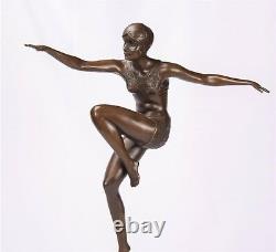 Sculpture en Bronze une Danseuse avec Brio Bronze Art Déco Sculpture