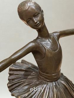 Sculpture en bronze Art Déco Danseuse ballerine Signée Milo Cachet bronze