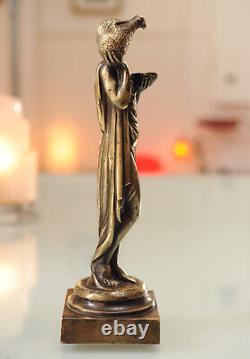 Sculpture en bronze Art Deco d'une porteuse d'eau Circa 1920