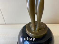 Sculpture en bronze Art Déco danseuse avec écharpe d'après Demetre Chiparus