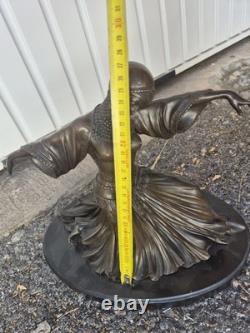 Sculpture en bronze Danseuse orientale signée Elis Art Déco