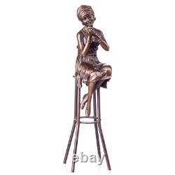 Sculpture enbronze Art déco d'une femme sur un tabouret d'après Demetre Chiparus