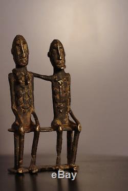 Sculpture figurine couple priomordial en bronze Dogon Art premier africain Mali
