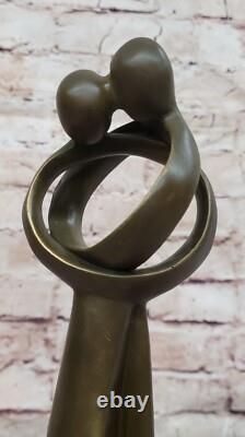 Signée Original Rare Milo Abstrait Art Moderne Kissing Couple Bronze Sculpture