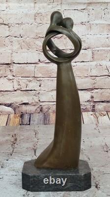 Signée Original Rare Milo Abstrait Art Moderne Kissing Couple Sculpture Bronze