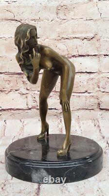 Statue En Bronze Art Déco De Fille Nue Sur Table Sculpture Sexy Ouvre D'Art NR