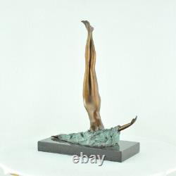 Statue Sculpture Danseuse Nue Acrobate Sexy Style Moderne Style Art Deco Bronze